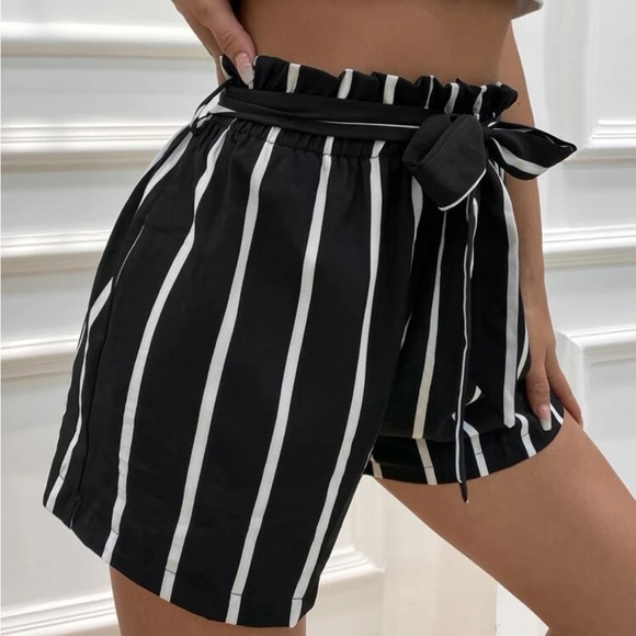 Paper Bag Shorts *NWOT* - Picture 4 of 6